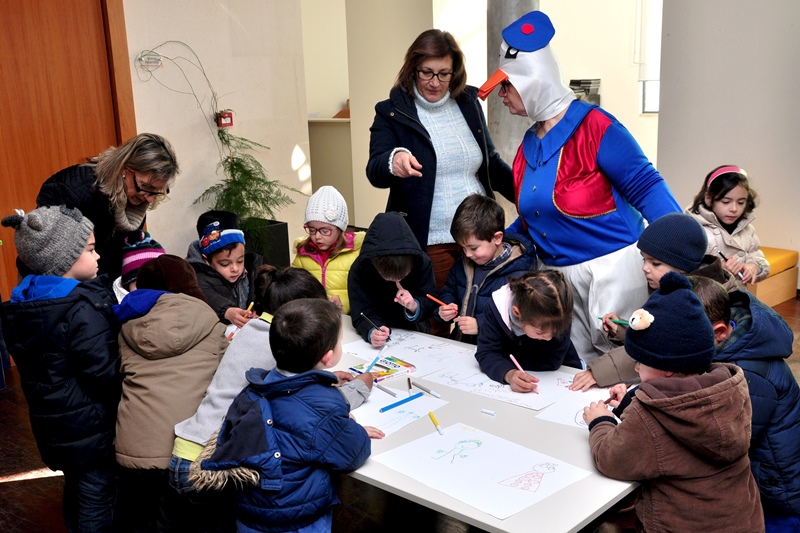 380_20270-2015-01-13-fotografia-de-biblioteca-municipal-de-monforte-comemora-20-anos-100