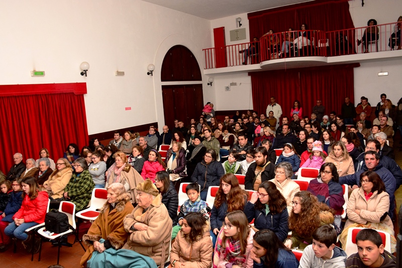 922_2017-03-24-foto-xv-mostra-de-teatro-do-concelho-de-monforte-107