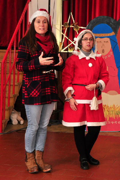 377_19966-2014-12-15-fotografia-da-universidade-senior-festa-de-natal-com-grande-alegria-e-animacao-