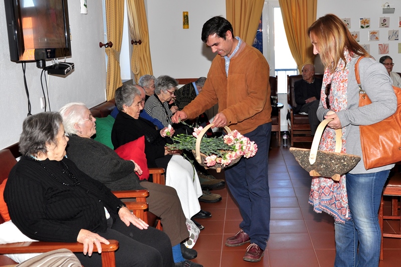 395_21610-2015-03-10-fotografia-camara-municipal-de-monforte-homenageia-mulheres-109