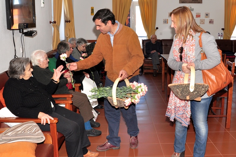 395_21611-2015-03-10-fotografia-camara-municipal-de-monforte-homenageia-mulheres-110