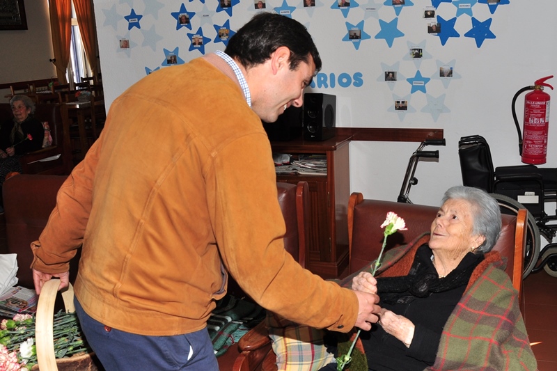 395_21615-2015-03-10-fotografia-camara-municipal-de-monforte-homenageia-mulheres-114