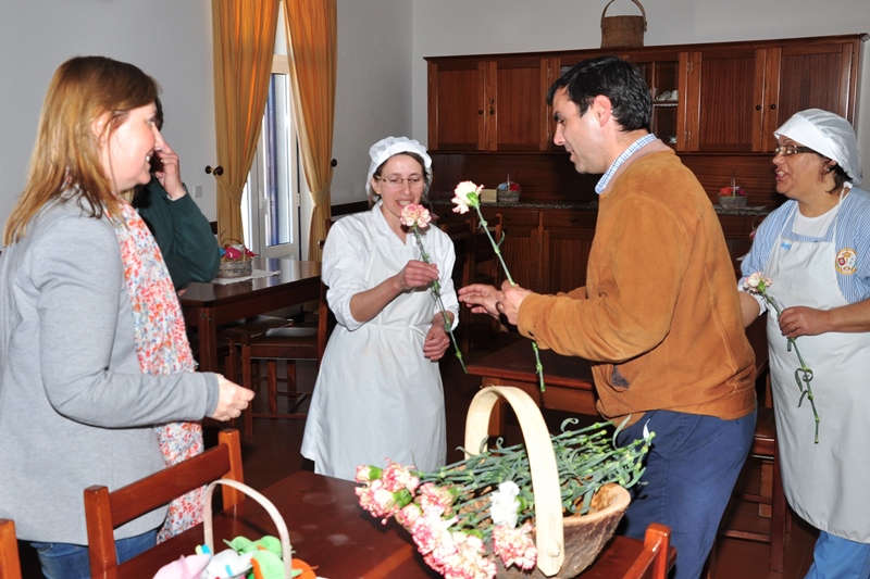 395_21620-2015-03-10-fotografia-camara-municipal-de-monforte-homenageia-mulheres-119