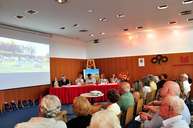 478_24253-2015-06-03-fotografia-municipio-de-monforte-edita-obras-de-autores-do-concelho-107