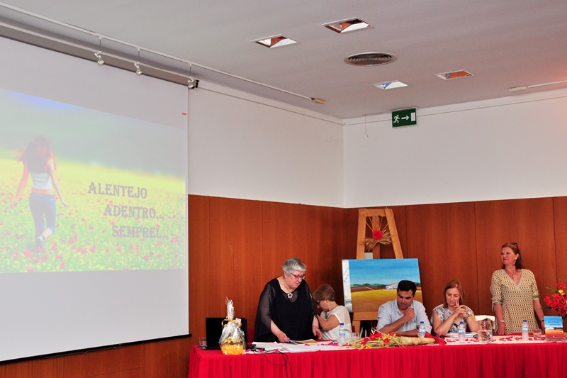 478_24256-2015-06-03-fotografia-municipio-de-monforte-edita-obras-de-autores-do-concelho-110