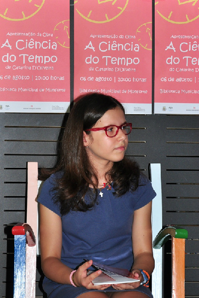 525_25876-2015-08-13-escritora-de-palmo-e-meio-fala-da-ciencia-do-tempo-111