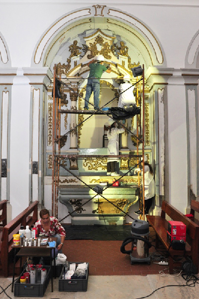 533_26107-2015-08-20-fotografia-municipio-restaura-altares-da-igreja-matriz-102