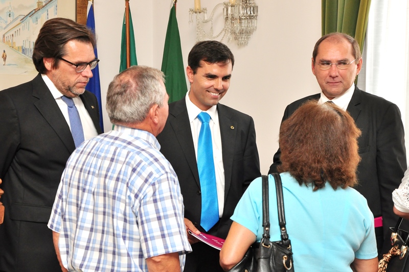 541_26218-2015-09-04-fotografia-municipio-recebe-gratuitamente-57-casas-do-ihru-114