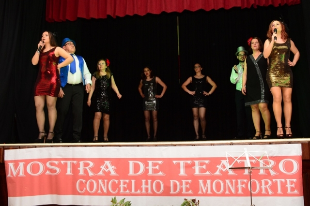 922_phoca_thumb_l_2017-03-25-foto-xv-mostra-de-teatro-do-concelho-de-monforte-286