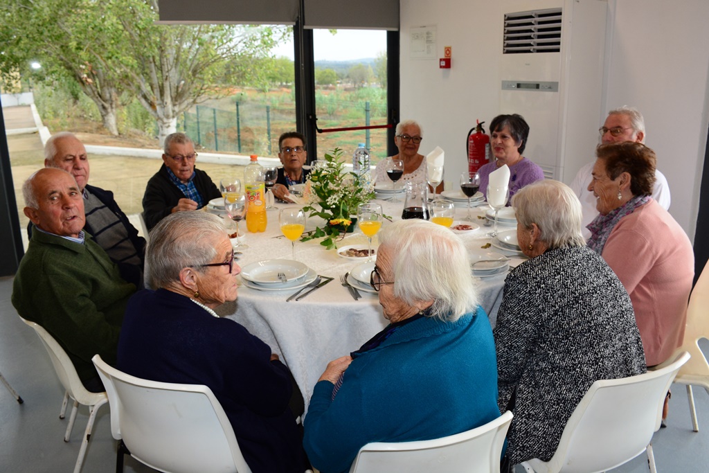 2022-10-27-foto-municipio-de-monforte-festeja-dia-do-idoso-(106)