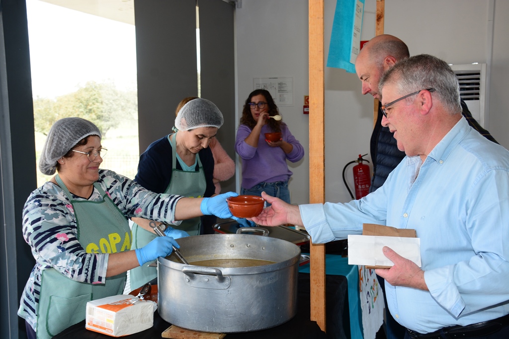 2023-03-23-7-foto-festival-de-sopas-solidarias-com-instituicoes-(140)