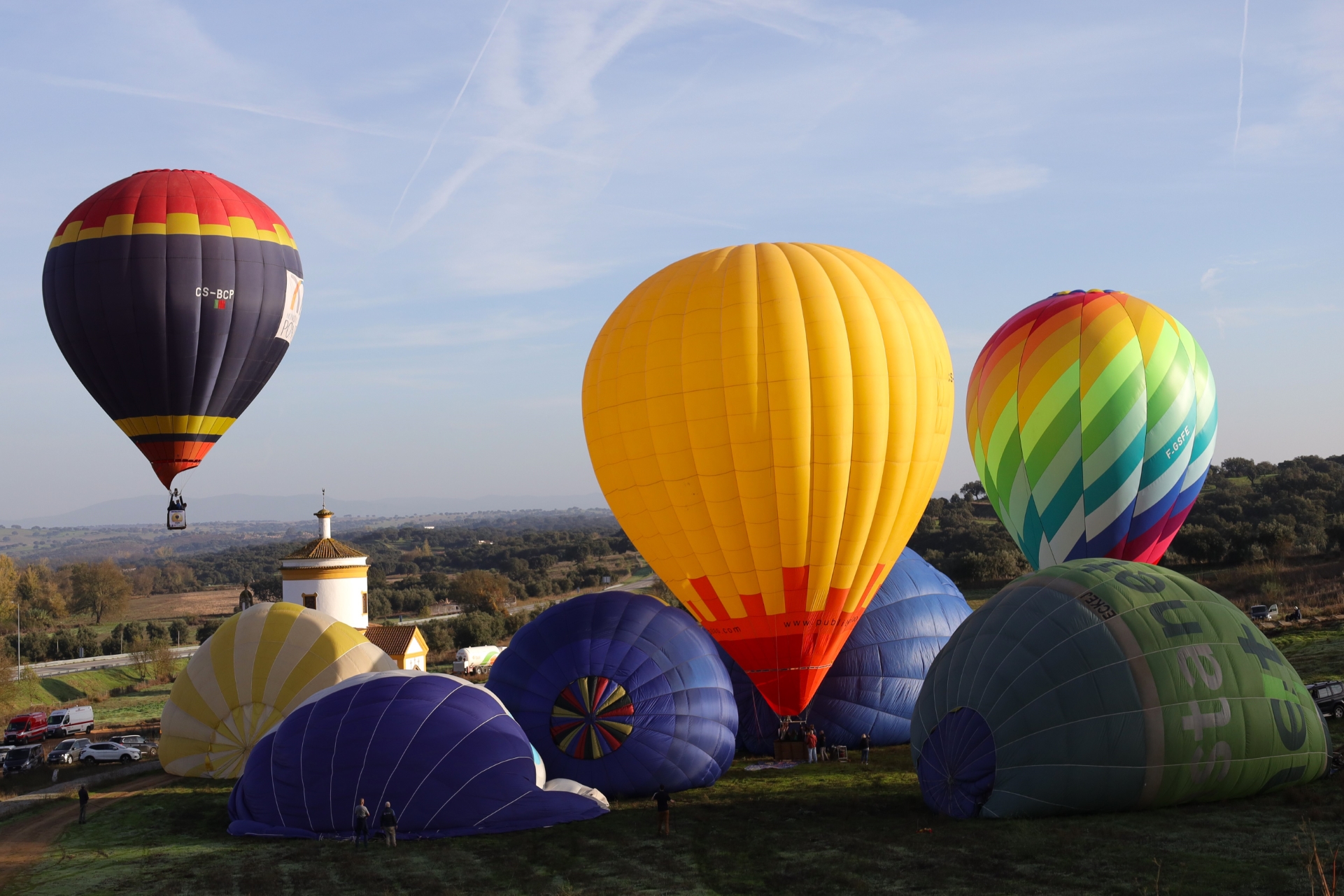 2024-11-08-foto-maior-festival-de-baloes-de-ar-quente-volta-a-colorir-ceu-de-monforte-(100)