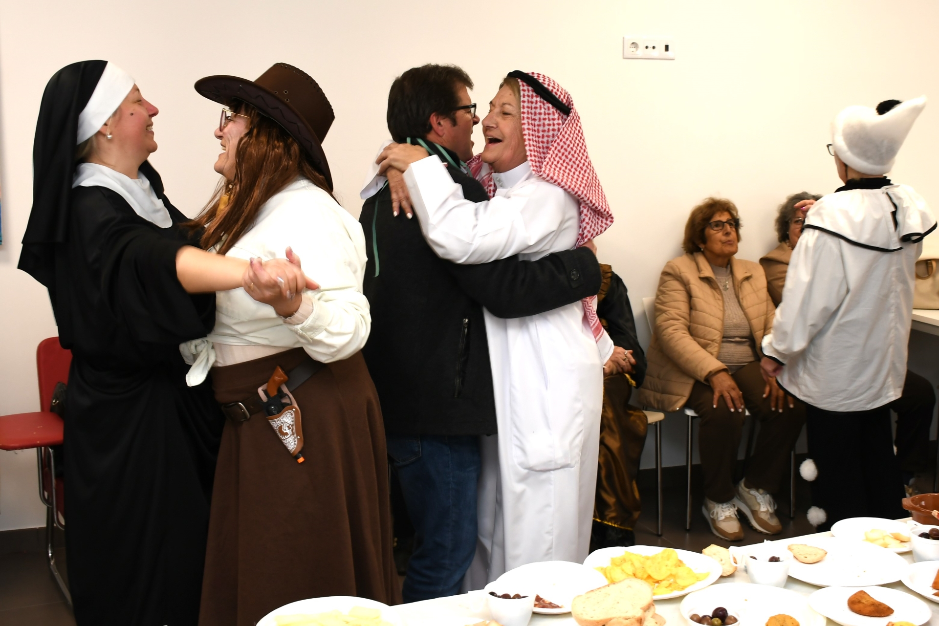 2025-03-05-carnaval-senior-com-muita-animacao-(174)