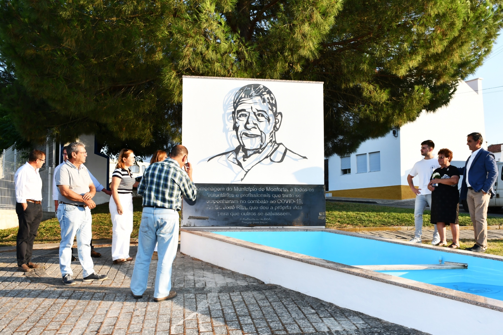 2025-08-21-foto-homenagem-aos-voluntarios-no-combate-a-covid-19-(143)