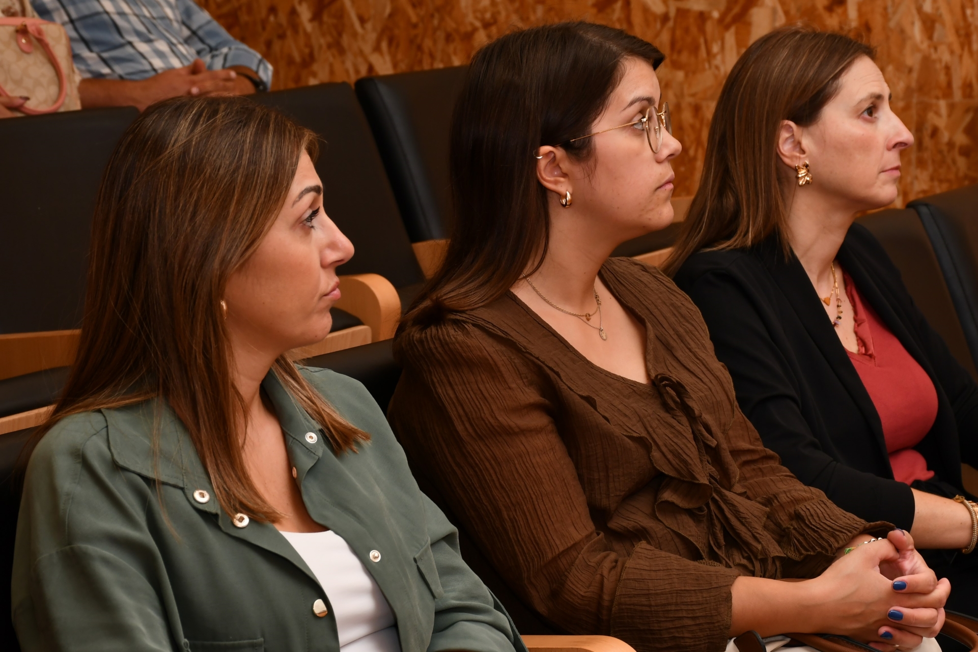 2025-10-28-foto-acao-de-sensibilizacao-violencia-domestica-(106)