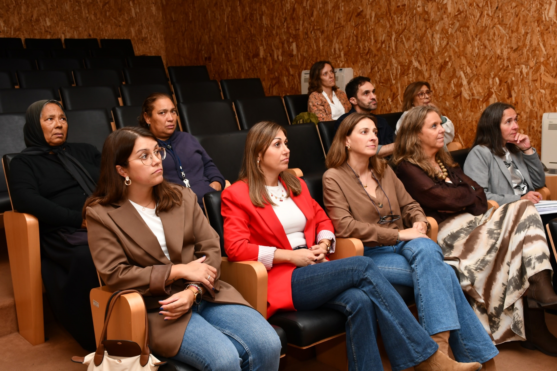 2025-10-28-foto-culturas-diferentes-caminhos-iguais-(116)