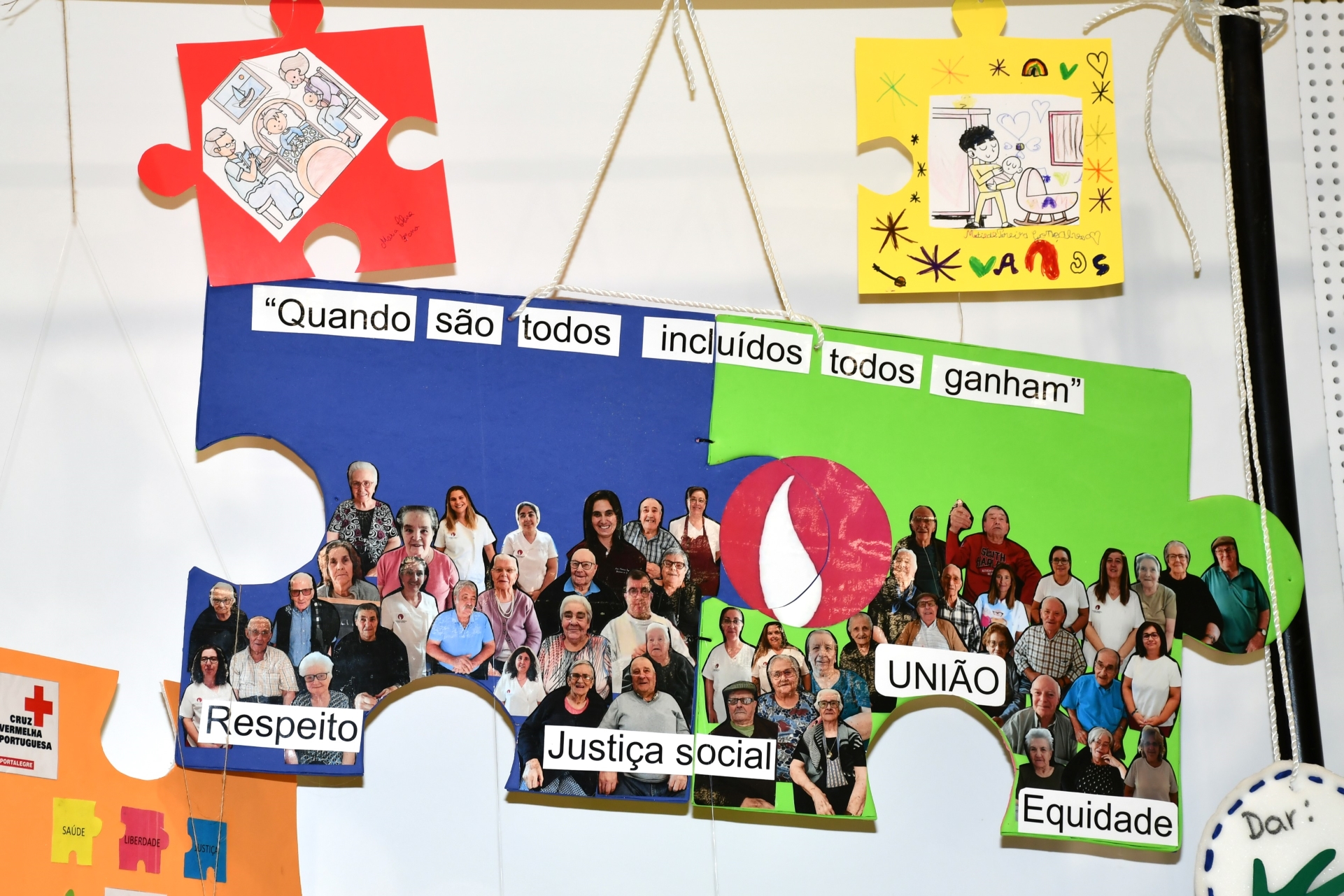 2025-10-29-foto-puzzles-sensibilizam-para-a-erradicacao-da-pobreza-e-igualdade-(169)