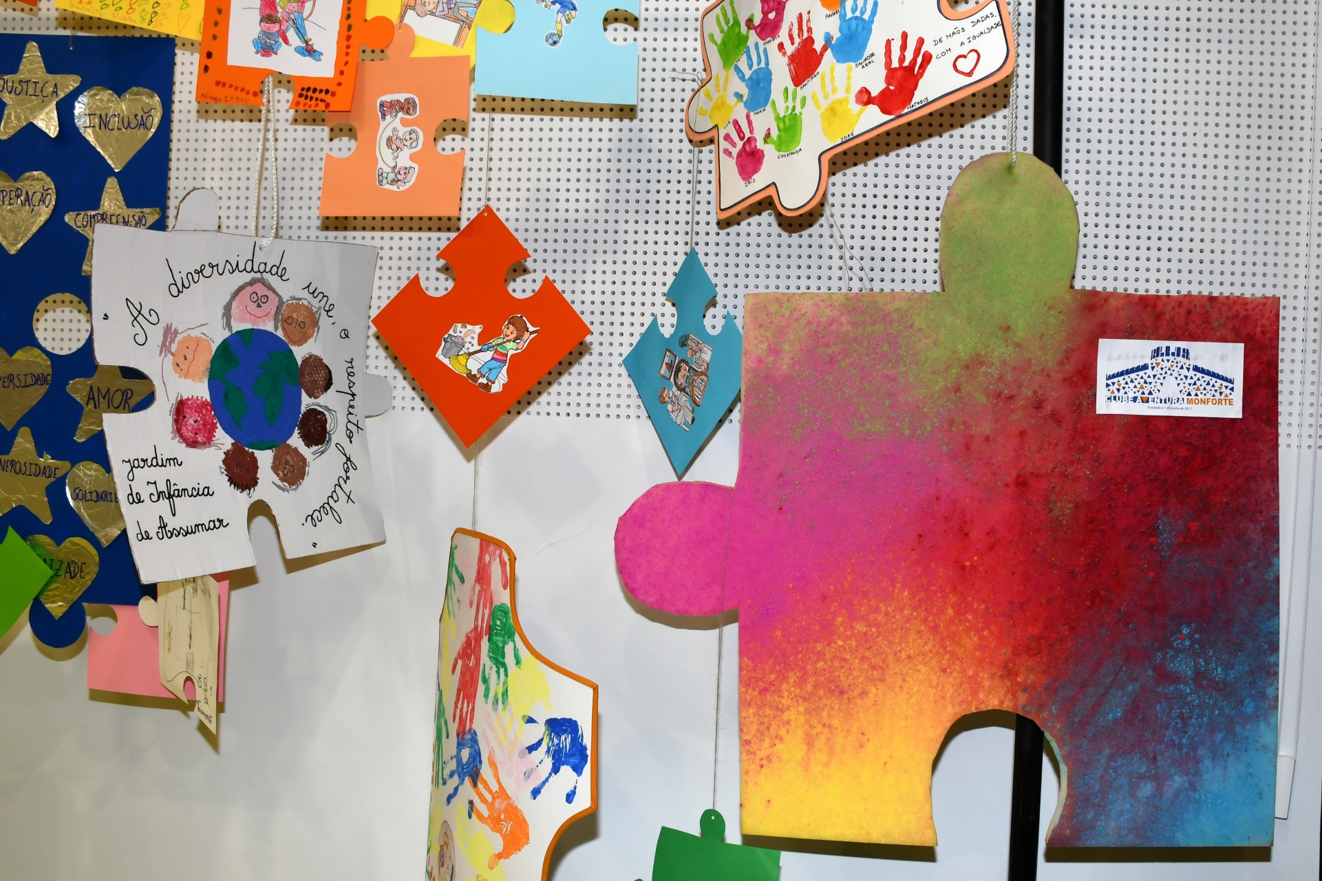 2025-10-29-foto-puzzles-sensibilizam-para-a-erradicacao-da-pobreza-e-igualdade-(174)