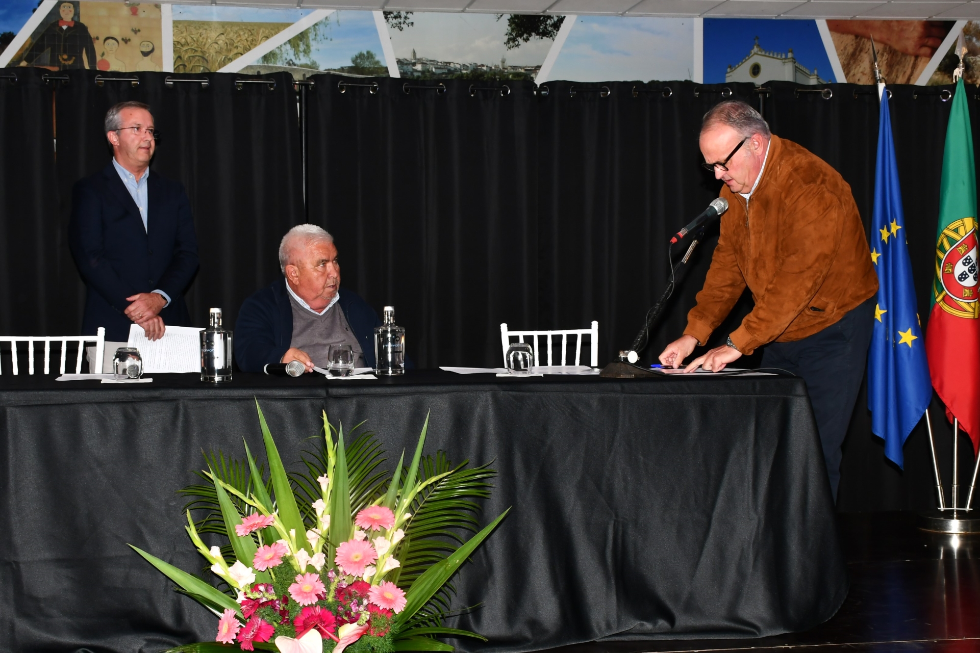 2025-11-06-foto-tomada-de-posse-da-assembleia-municipal-e-camara-municipal-(123)