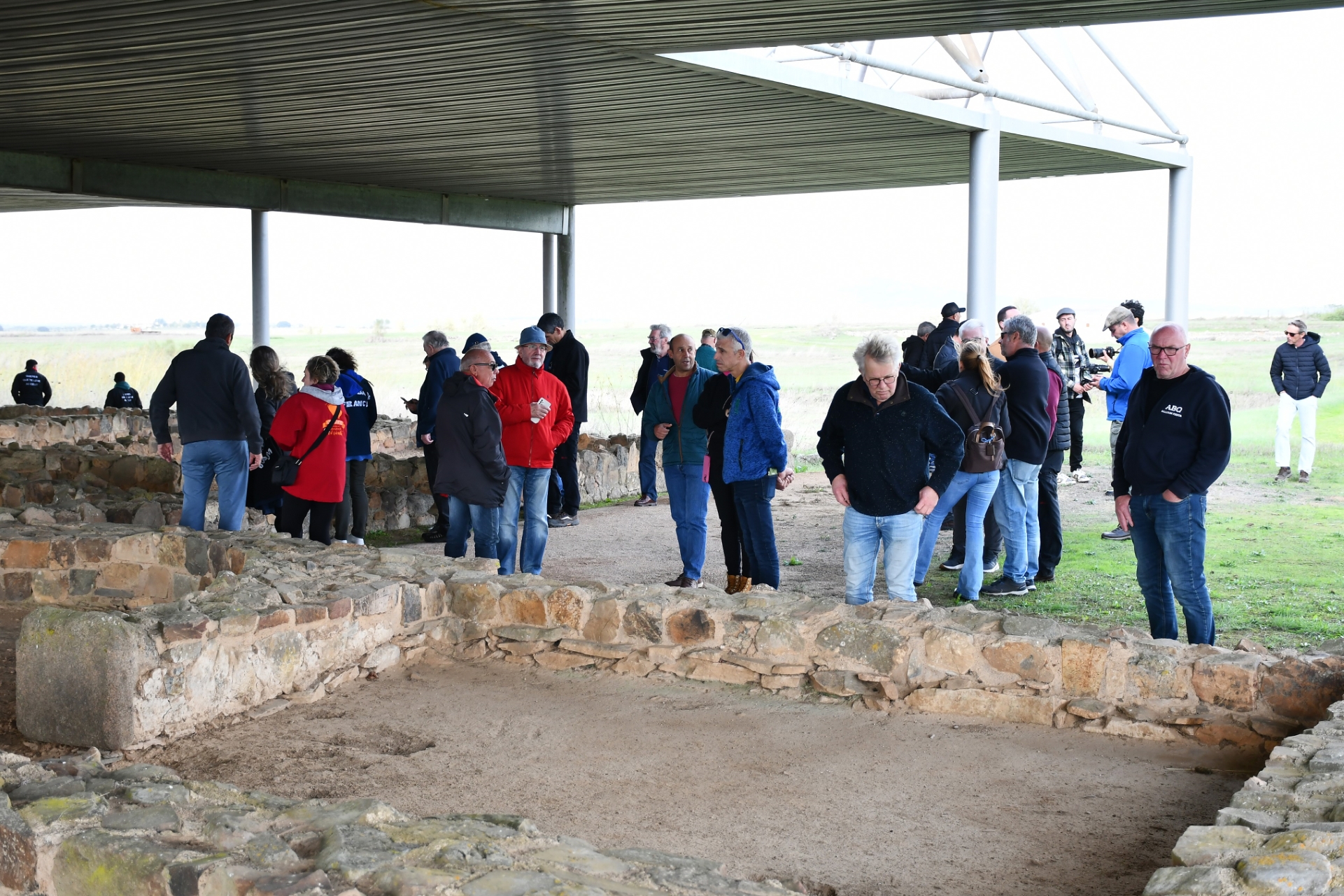 2025-11-17-foto-festival-de-baloes-pilotos-ficam-em-terra-e-visitam-patrimonio-(100)