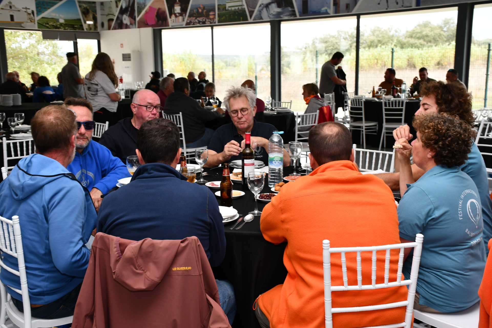 2025-11-17-foto-festival-de-baloes-pilotos-ficam-em-terra-e-visitam-patrimonio-(108)