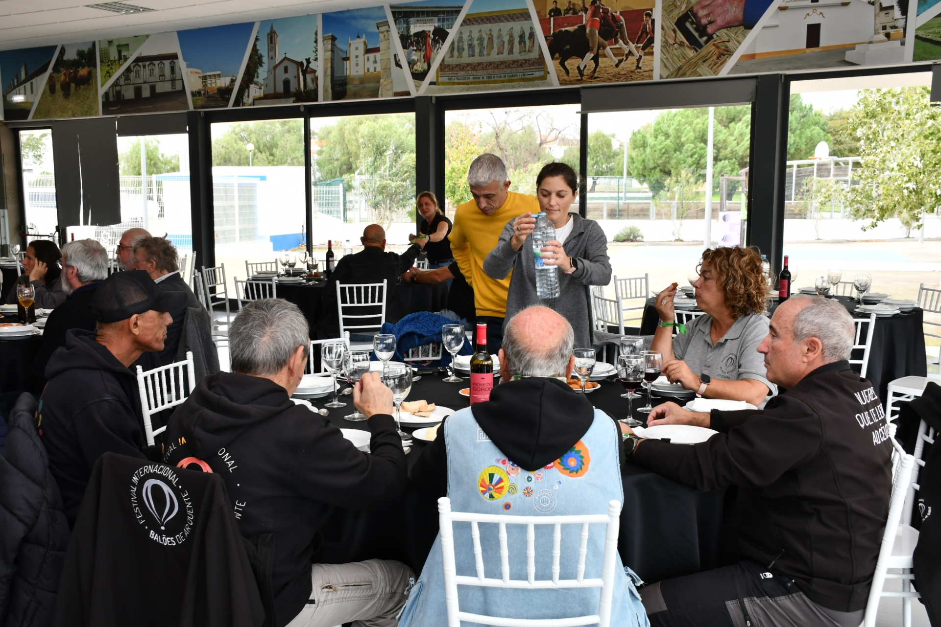 2025-11-17-foto-festival-de-baloes-pilotos-ficam-em-terra-e-visitam-patrimonio-(112)