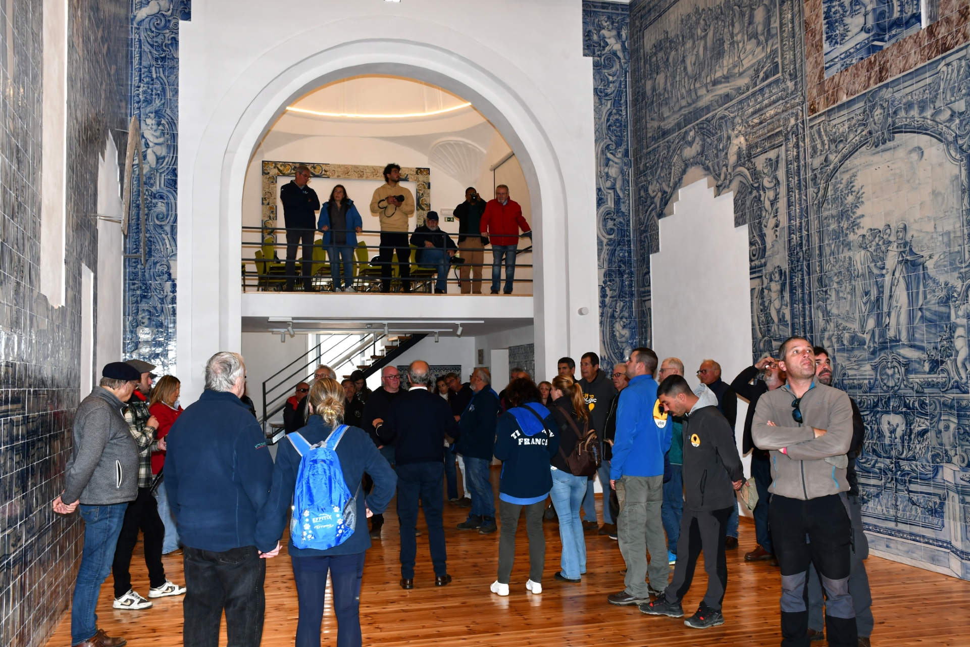 2025-11-17-foto-festival-de-baloes-pilotos-ficam-em-terra-e-visitam-patrimonio-(160)