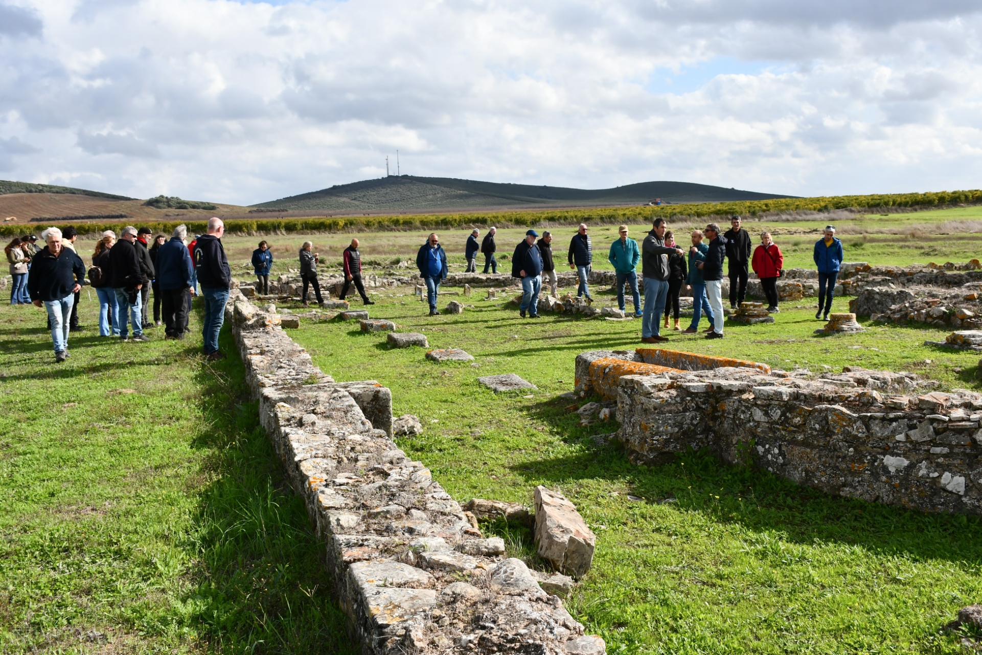2025-11-17-foto-festival-de-baloes-pilotos-ficam-em-terra-e-visitam-patrimonio-(179)