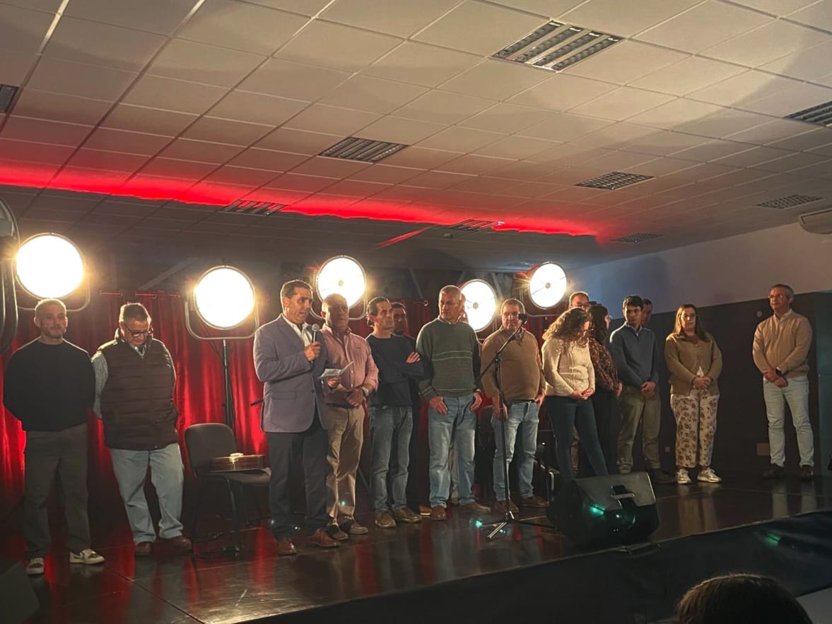 2025-11-17-foto-noticia-noite-de-fados-marcou-comemoracoes-dos-40-anos-dos-b-v-monforte-(105)