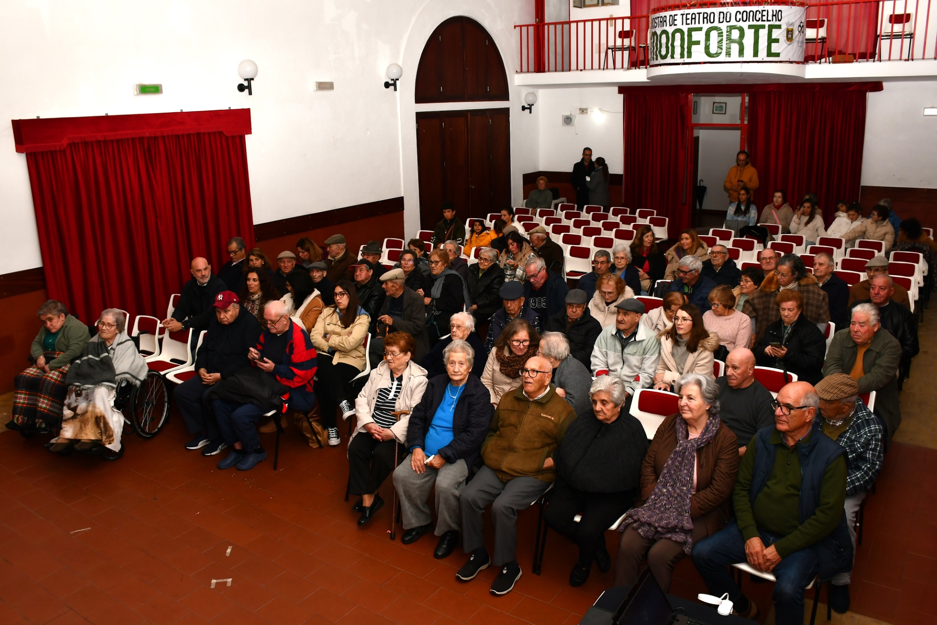 REVISTA “A BOMBA” REGRESSOU AO PALCO