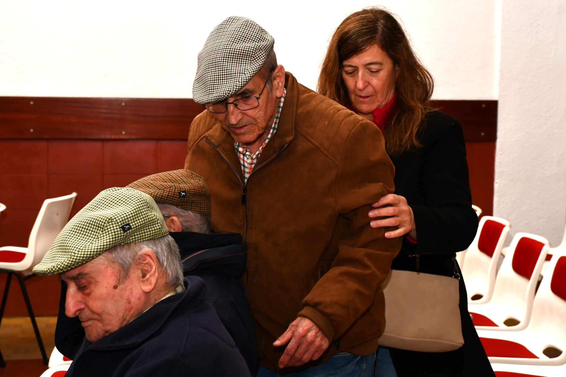 2025-11-26-foto-revista-a-bomba-regressou-ao-palco-(101)