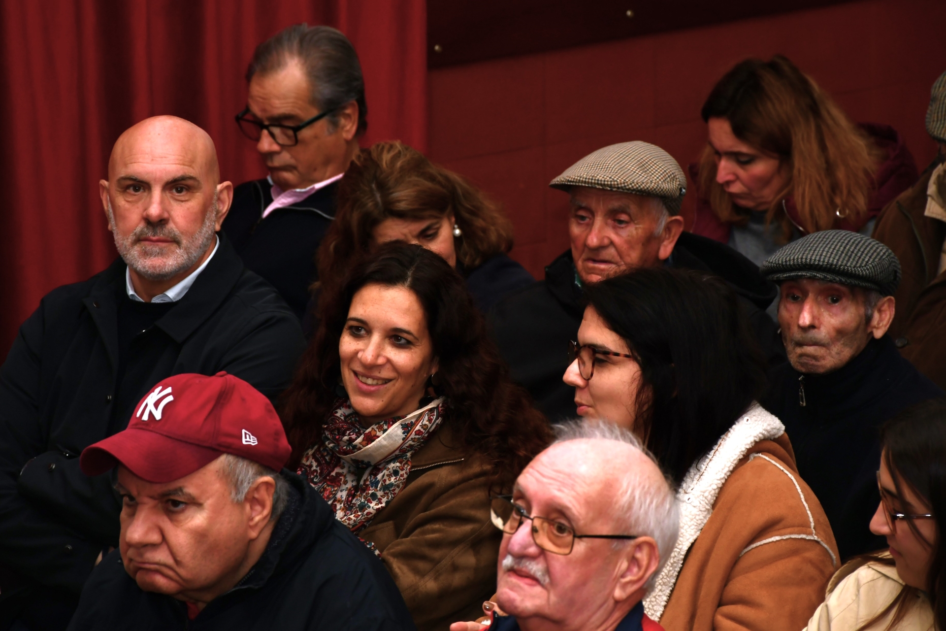 2025-11-26-foto-revista-a-bomba-regressou-ao-palco-(103)