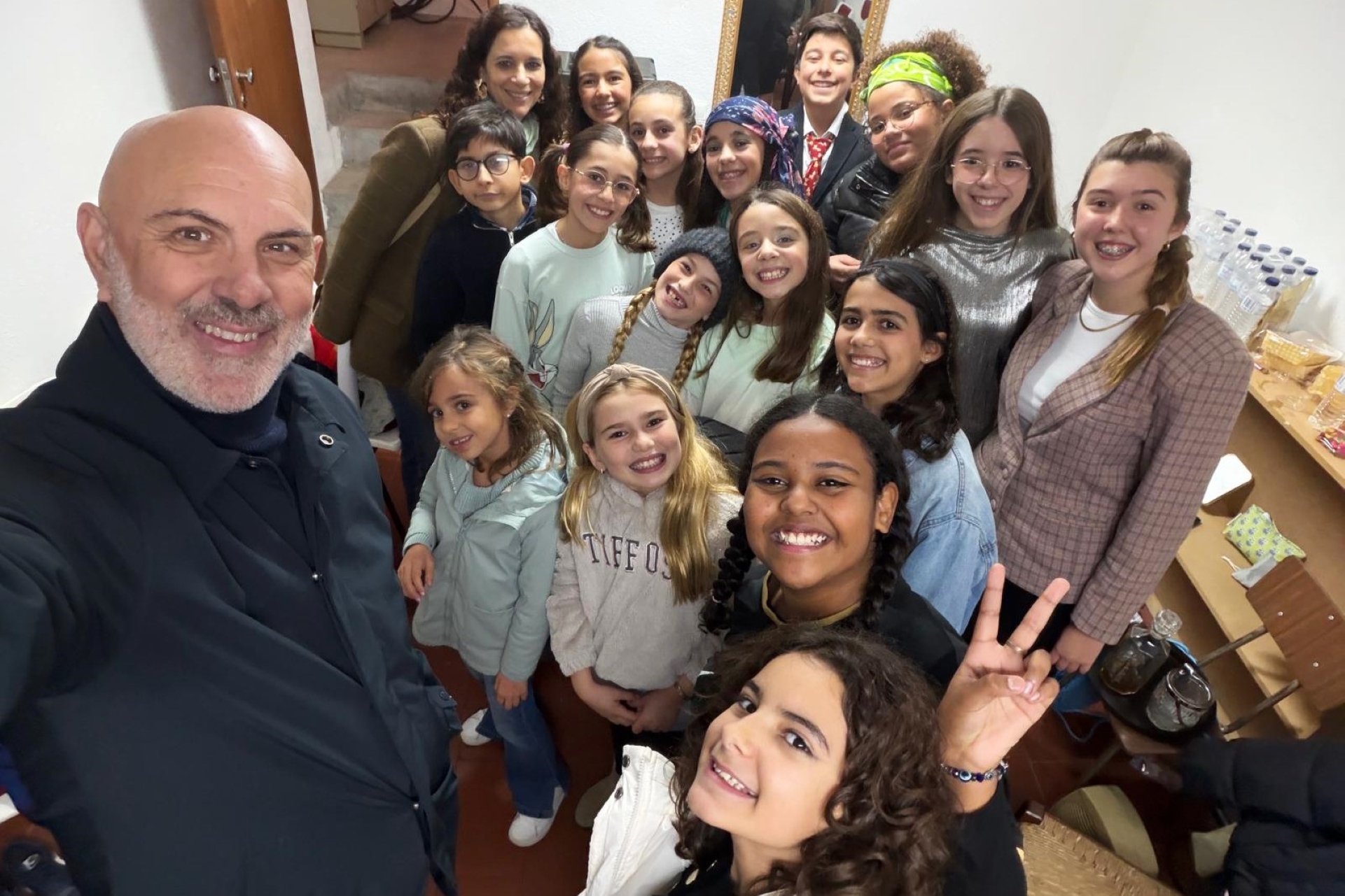 2025-12-11-foto-oficina-de-teatro-apresenta-projetos-finais-(135)