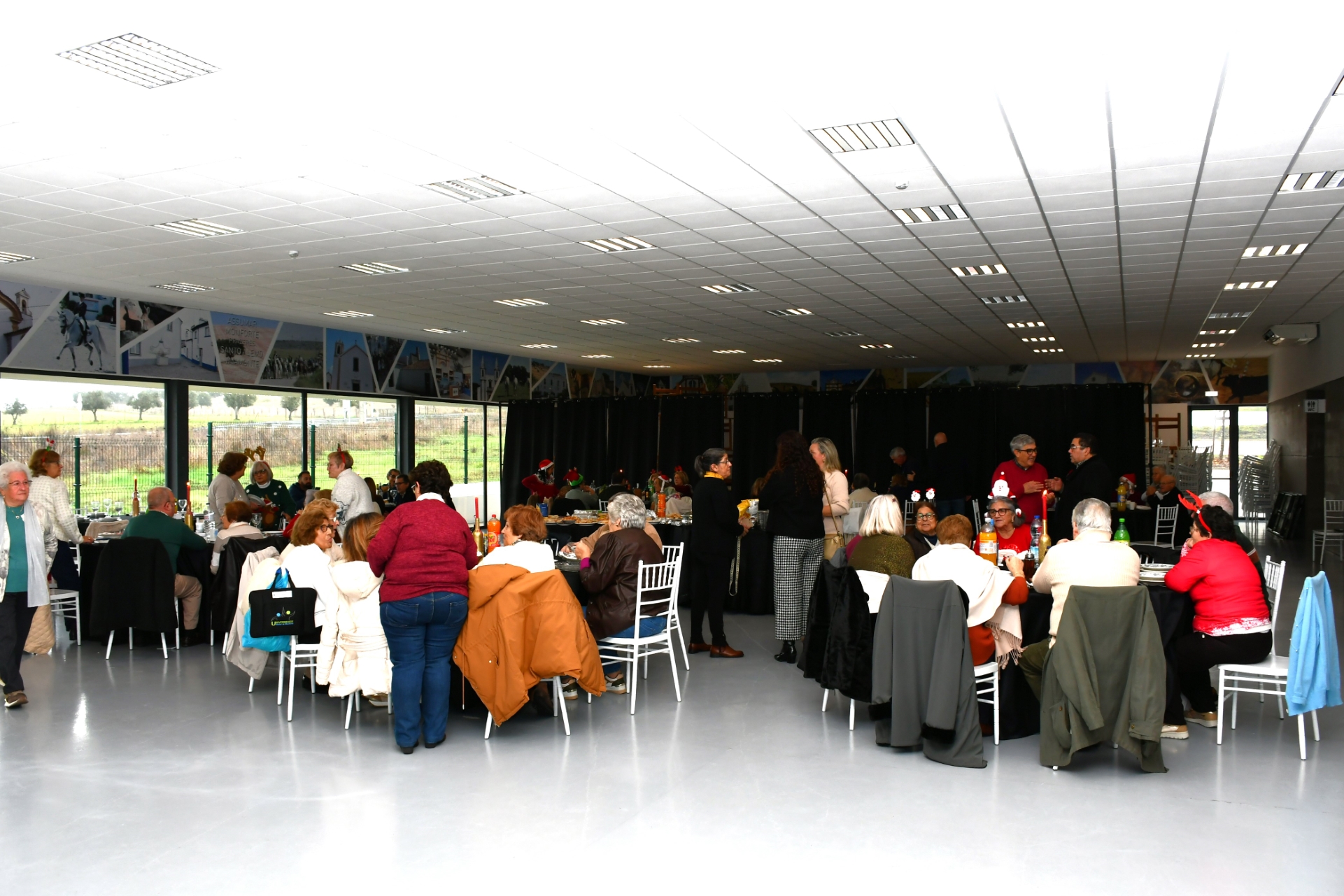 2025-12-19-foto-universidade-senior-festeja-natal-(103)