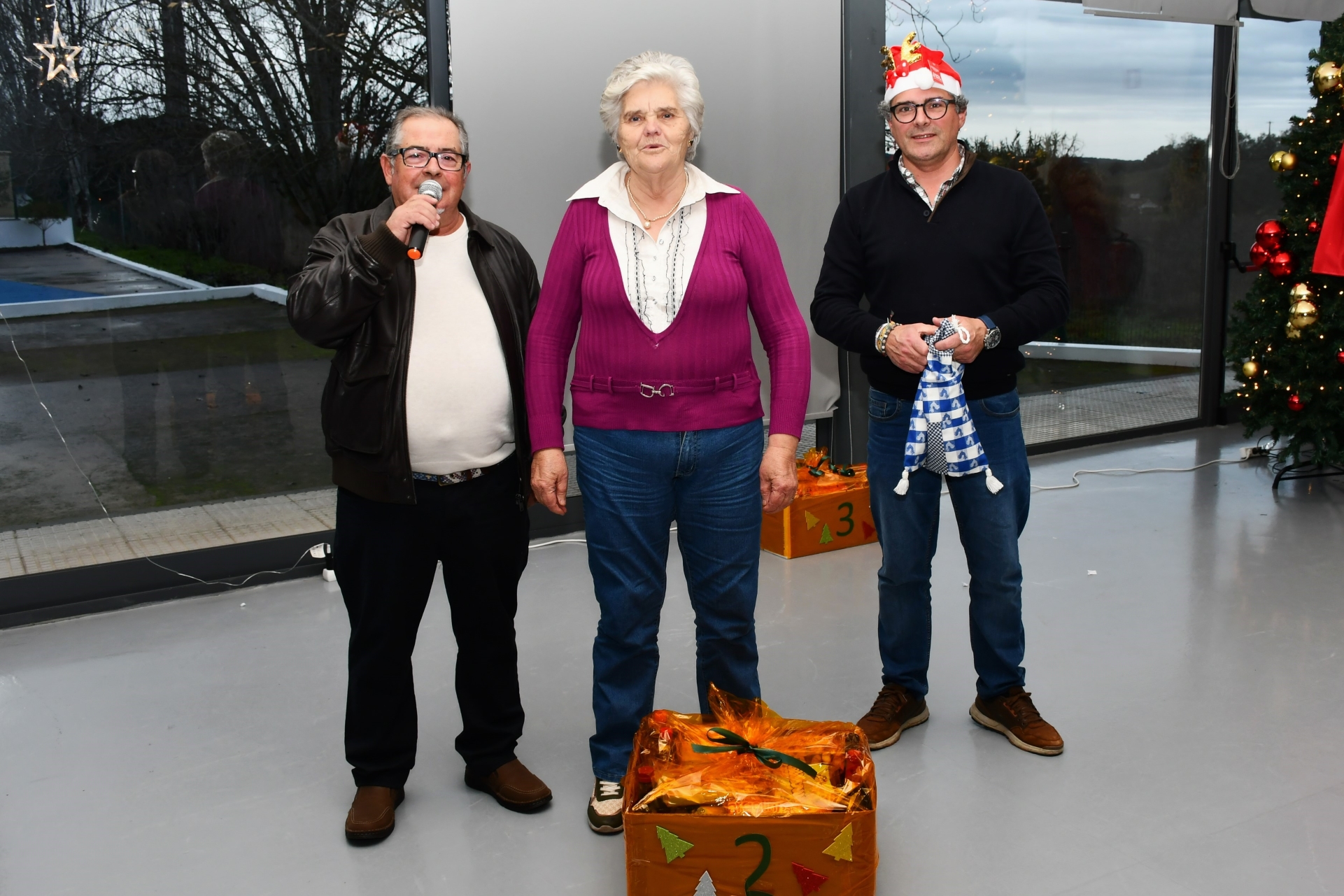 2025-12-19-foto-universidade-senior-festeja-natal-(176)