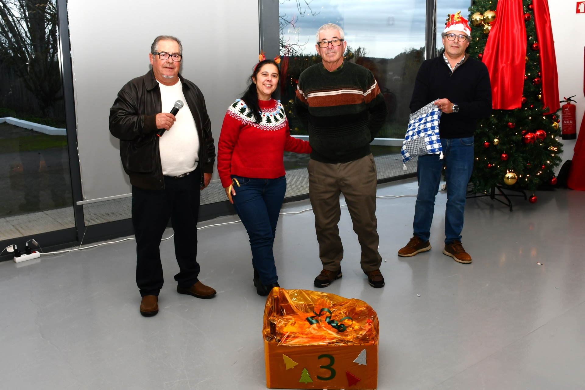 2025-12-19-foto-universidade-senior-festeja-natal-(177)