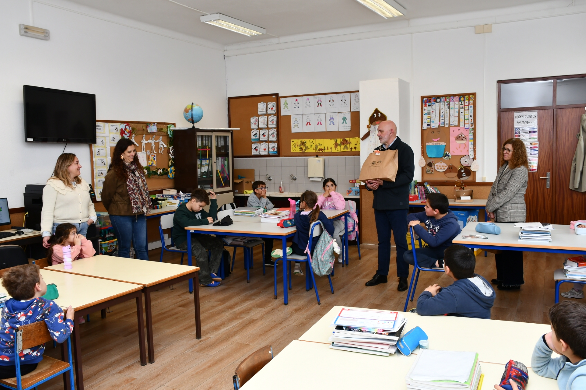 2025-12-2025-foto-municipio-oferece-chocolates-(104)