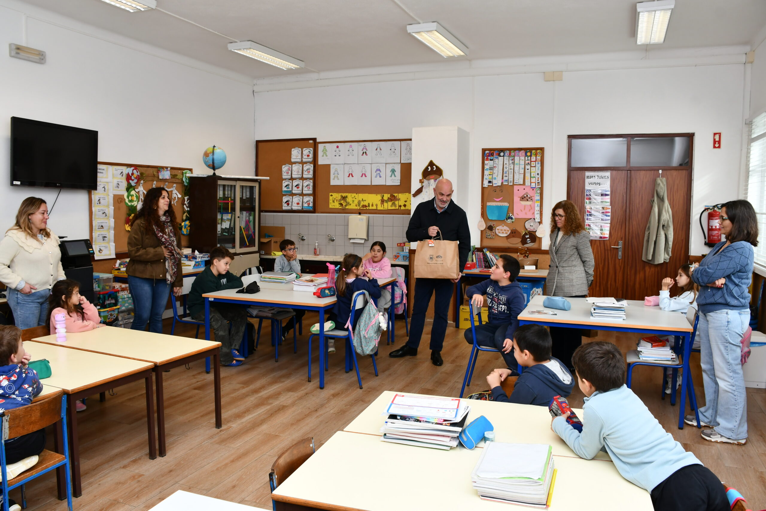 2025-12-2025-foto-municipio-oferece-chocolates-(105)