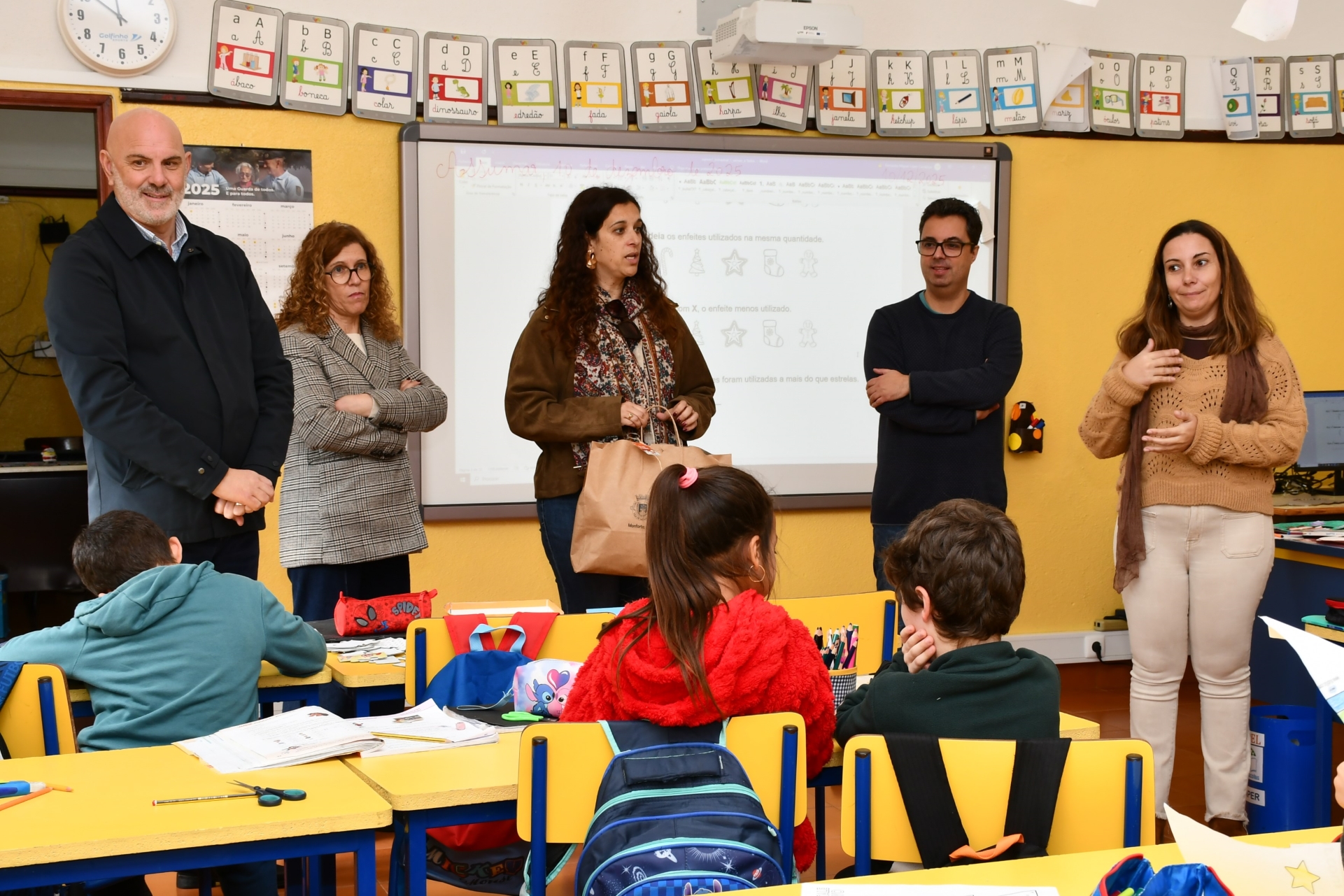 2025-12-2025-foto-municipio-oferece-chocolates-(110)