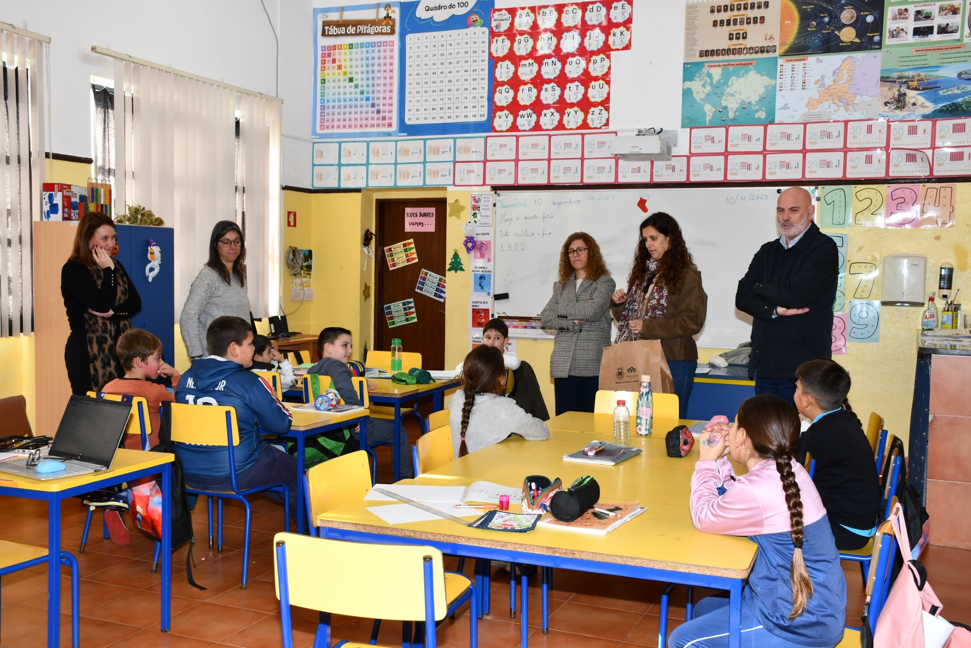 2025-12-2025-foto-municipio-oferece-chocolates-(116)