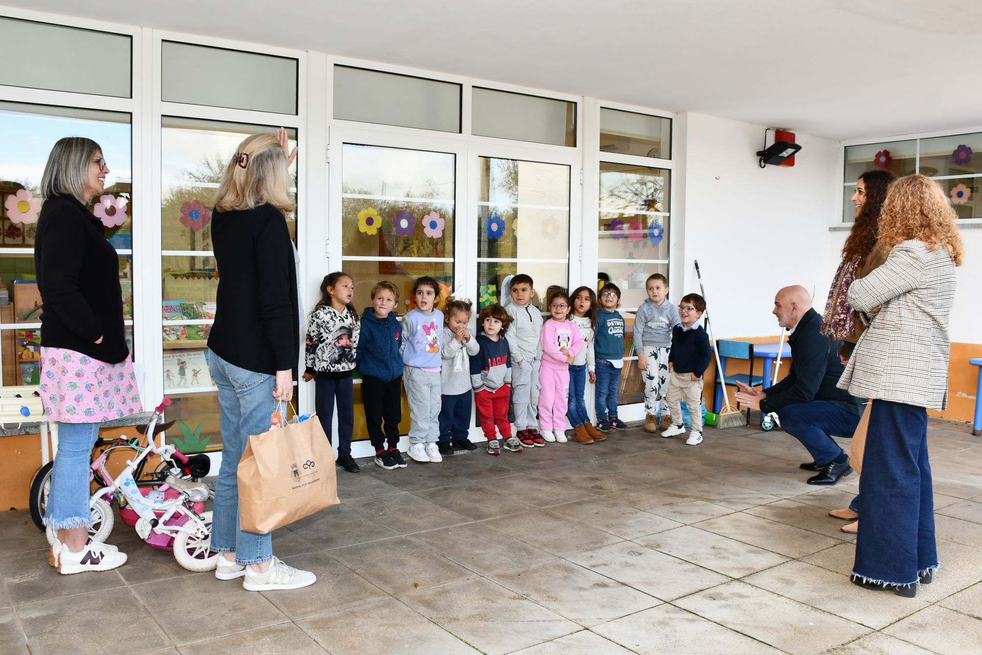 2025-12-2025-foto-municipio-oferece-chocolates-(119)