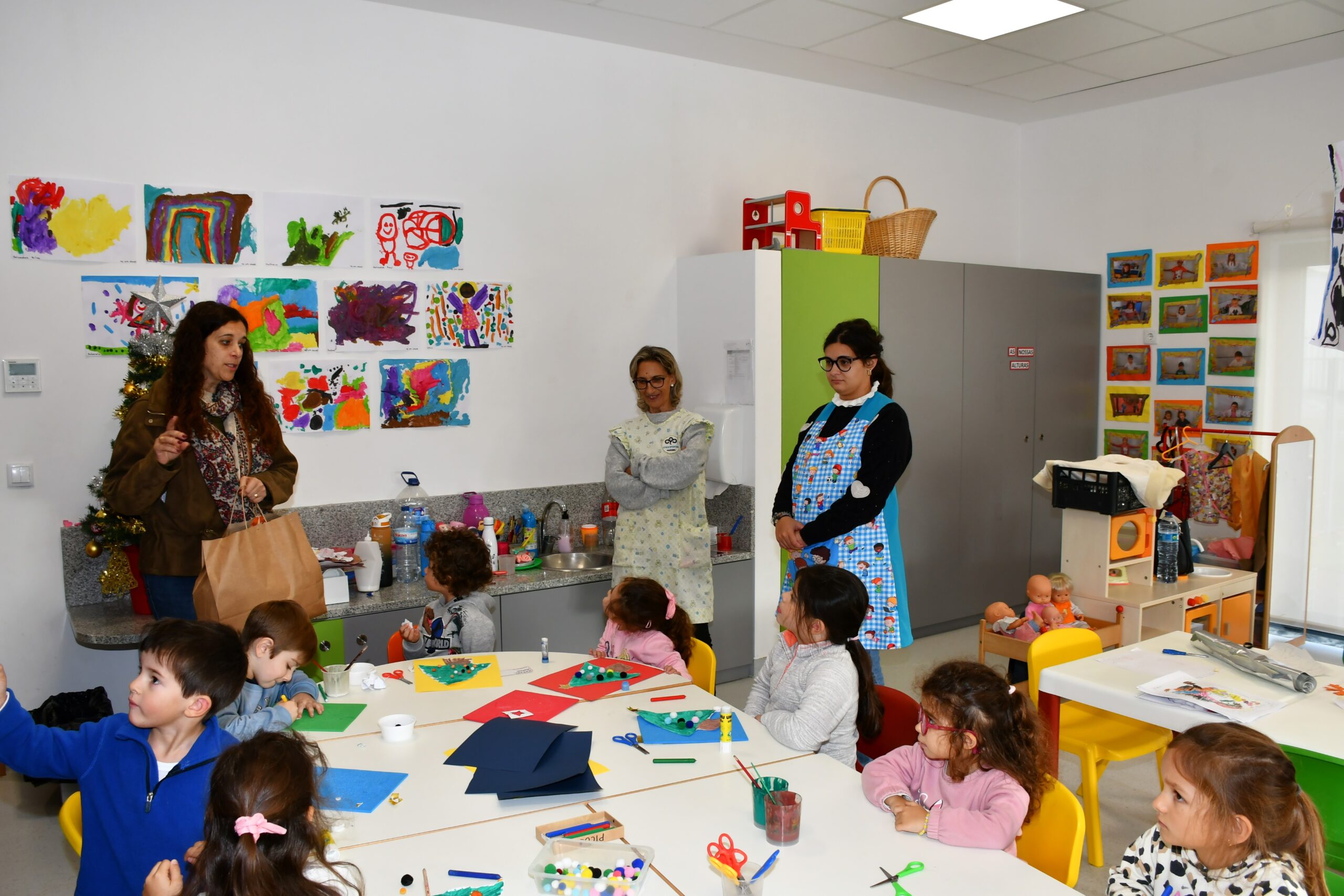 2025-12-2025-foto-municipio-oferece-chocolates-(129)