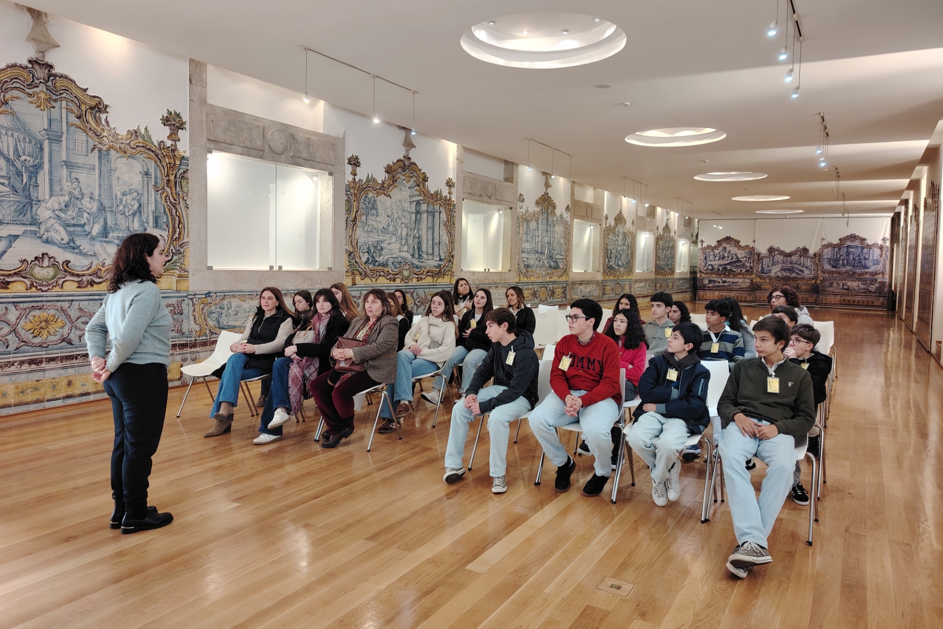 2026-01-14-foto-iupi5g-promove-visita-de-alunos-ao-parlamento-(102)