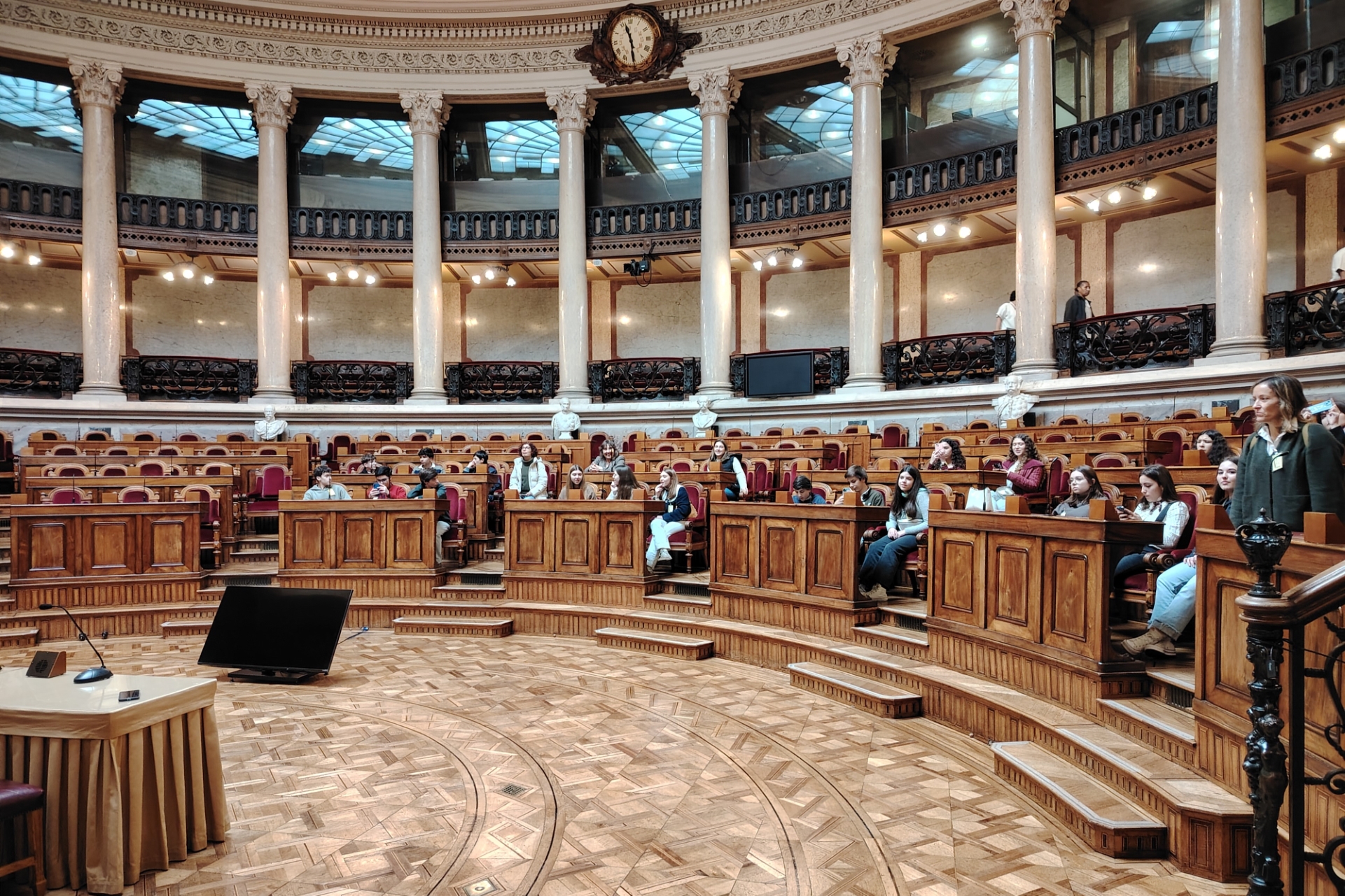 2026-01-14-foto-iupi5g-promove-visita-de-alunos-ao-parlamento-(114)