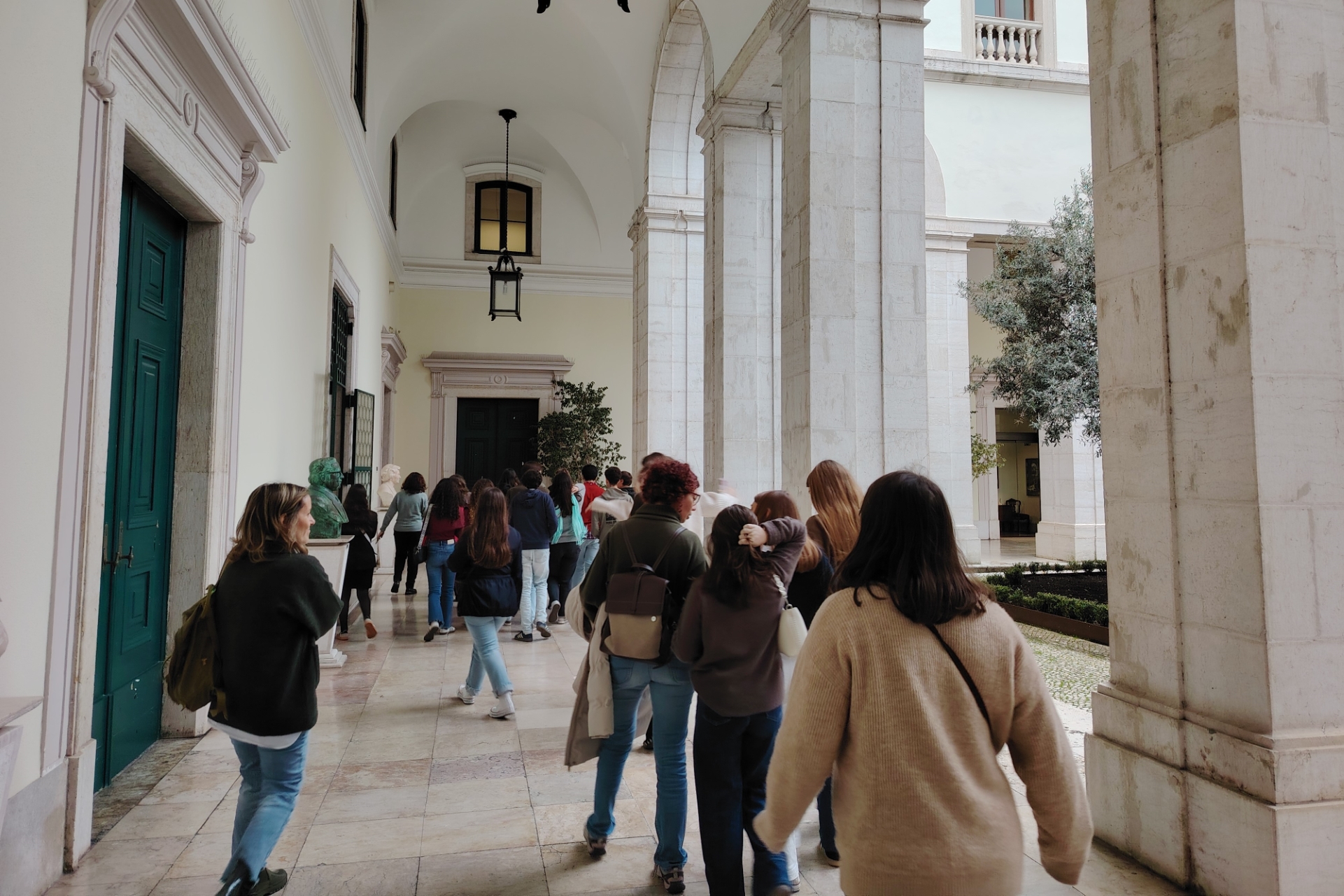 2026-01-14-foto-iupi5g-promove-visita-de-alunos-ao-parlamento-(123)