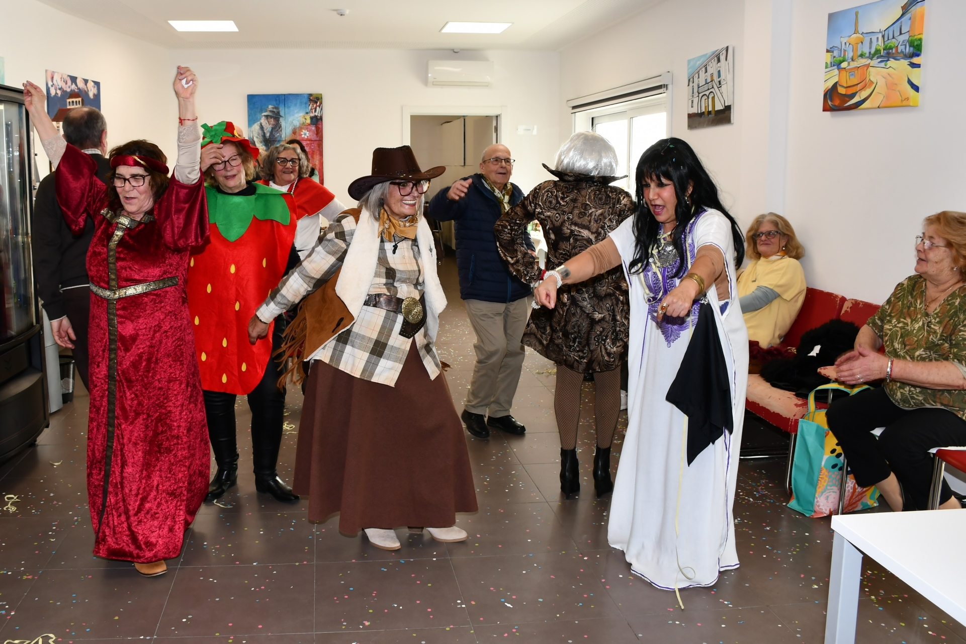 2026-02-18-foto-universidade-senior-festeja-carnaval-(114)