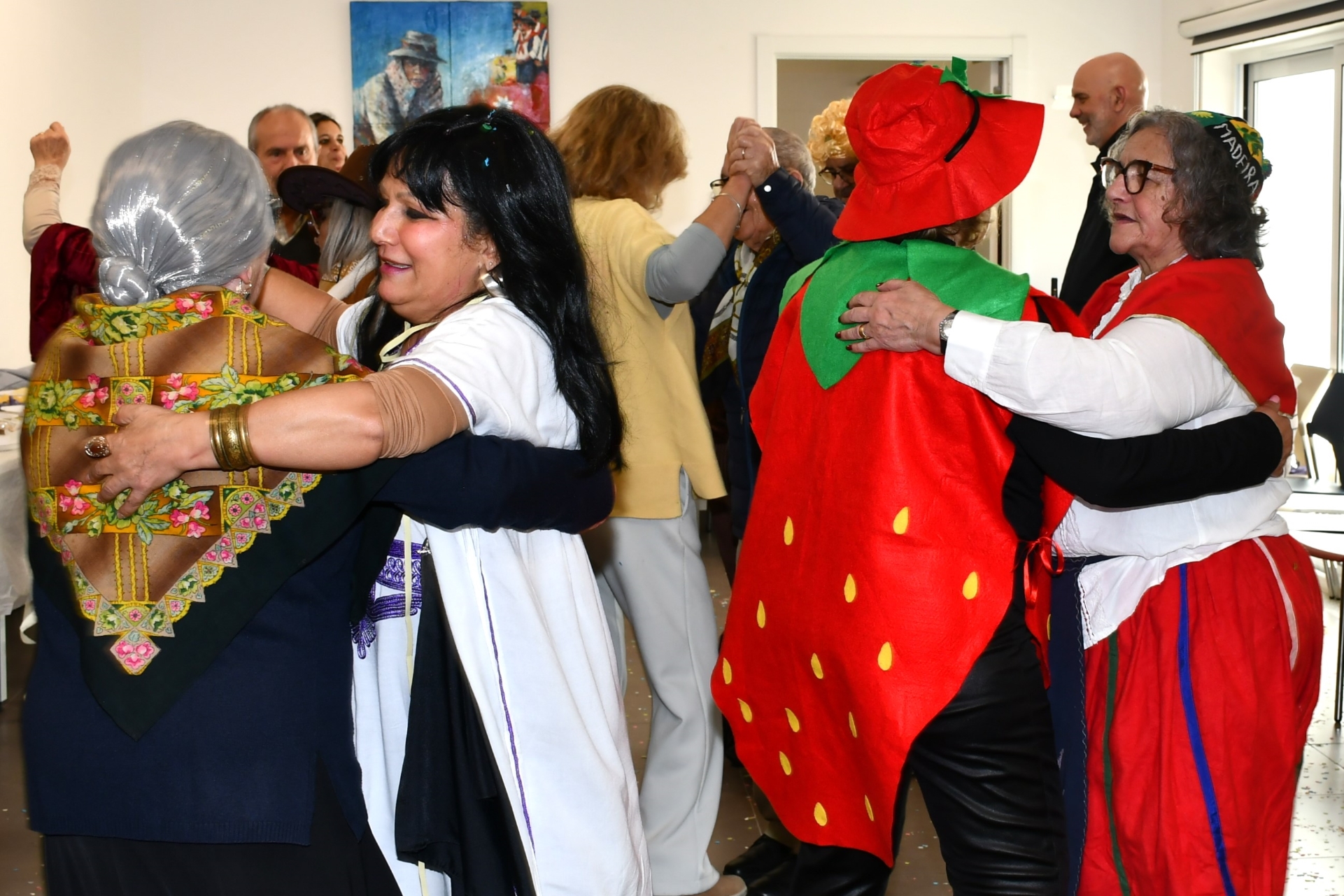 2026-02-18-foto-universidade-senior-festeja-carnaval-(120)