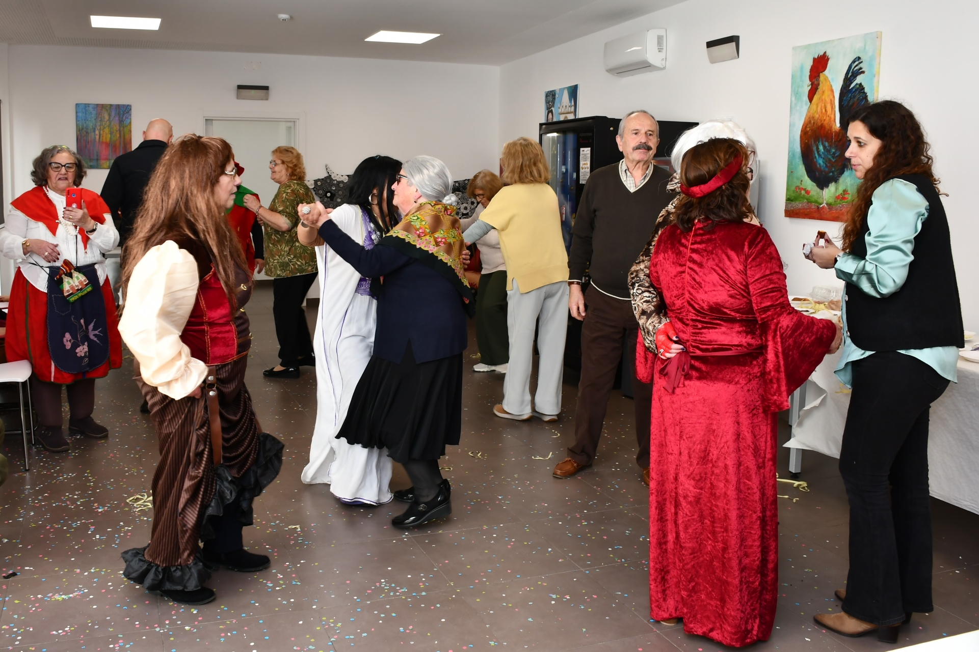 2026-02-18-foto-universidade-senior-festeja-carnaval-(121)