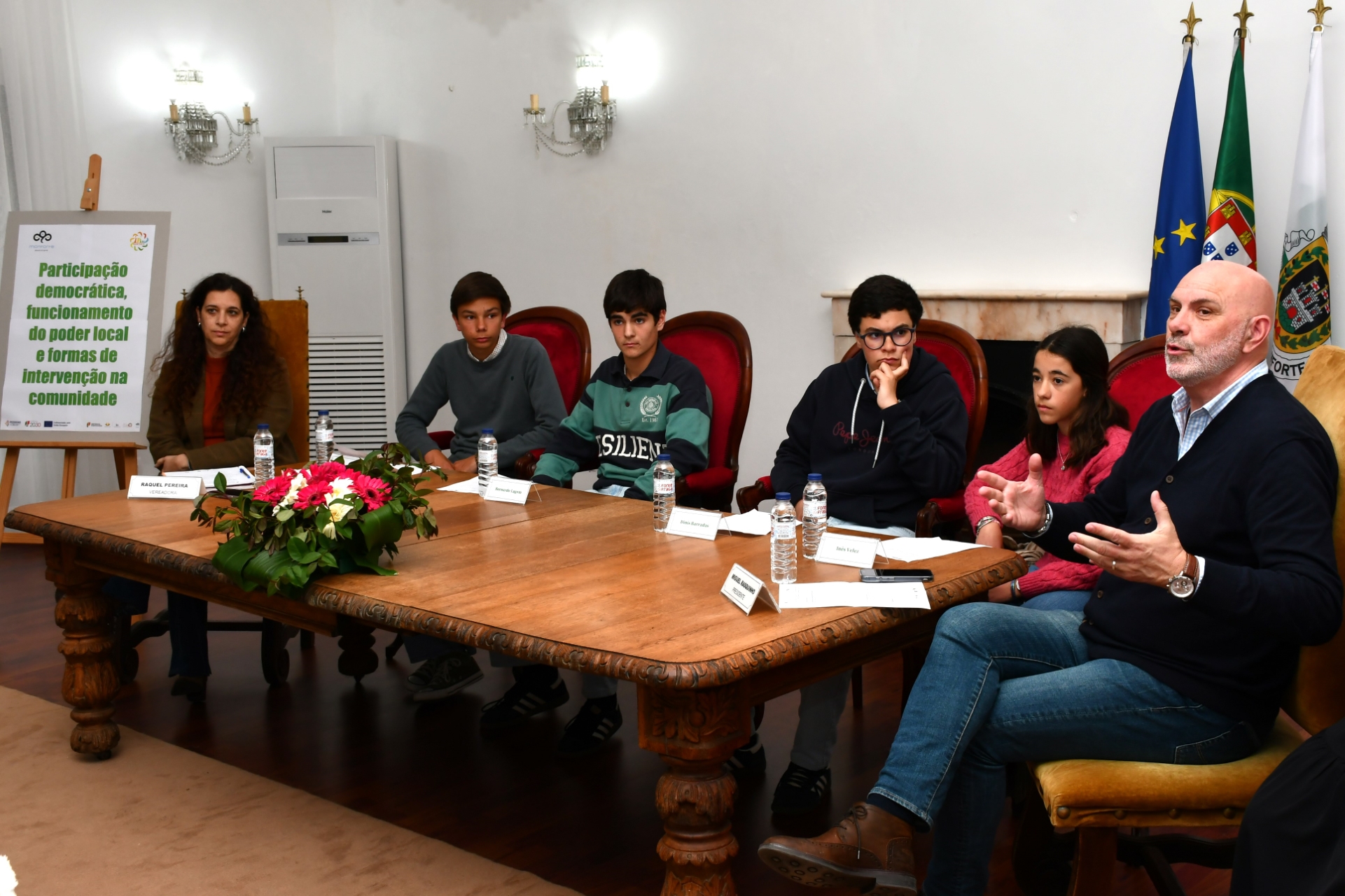 2026-03-23-foto-alunos-debatem-participacao-democratica-(119)