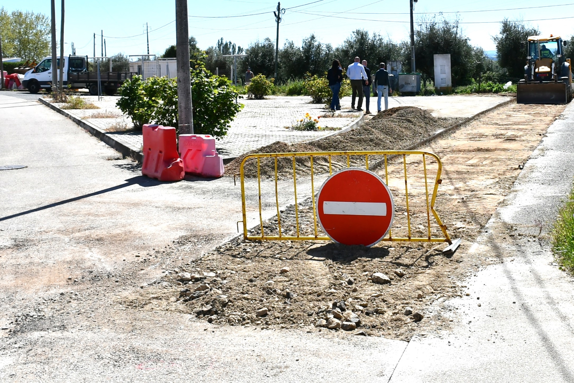 2026-03-31-foto-construcao-de-coletor-de-drenagem-de-aguas-pluviais-(10)